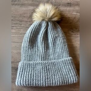 NWOT PRIMARK Gray Knit Beanie with Faux Fur Pom